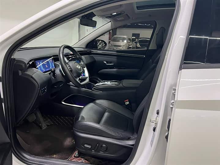 Hyundai Tucson L 2023 2023款 途胜L 1.5T 自动两驱LUX尊贵版