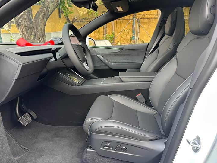 Tesla Model Y 2025 2025款 长续航全轮驱动版