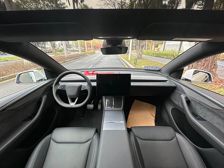 Tesla Model Y 2025 2025款 长续航全轮驱动版