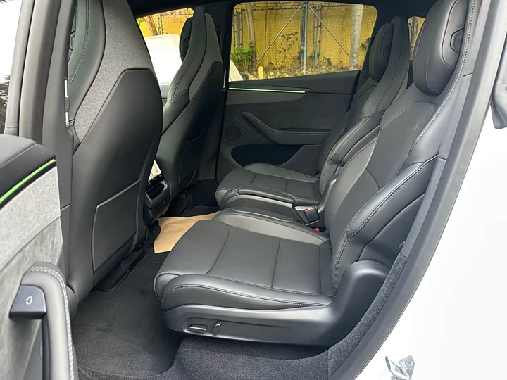 Tesla Model Y 2025 2025款 长续航全轮驱动版