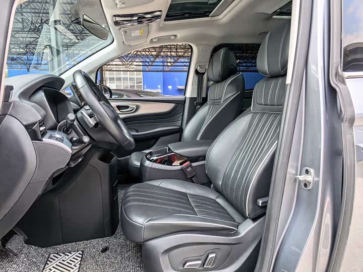 Roewe iMax 8 2022 2022款 400TGI 旗舰版