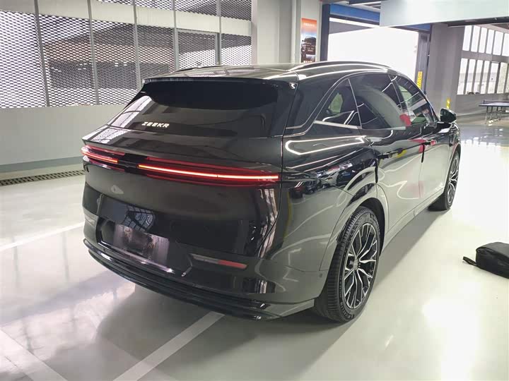 Zeekr 7X 2025 2025款 100kWh 长续航后驱智驾版