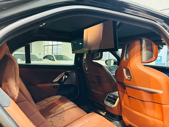 BMW i7 2023 2023款 eDrive50L 尊享M运动套装