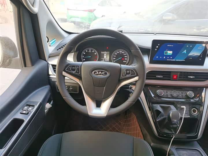 JAC Refine M3 2023 2023款 PLUS 1.8L 7/8座智联版
