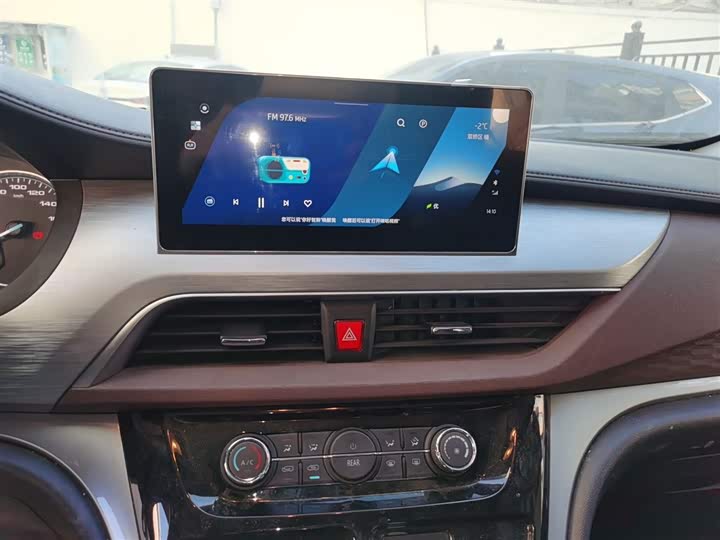 JAC Refine M3 2023 2023款 PLUS 1.8L 7/8座智联版