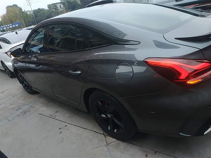 MG Motor 5 Scorpio 2022 2022款 1.5T Trophy运动旗舰版