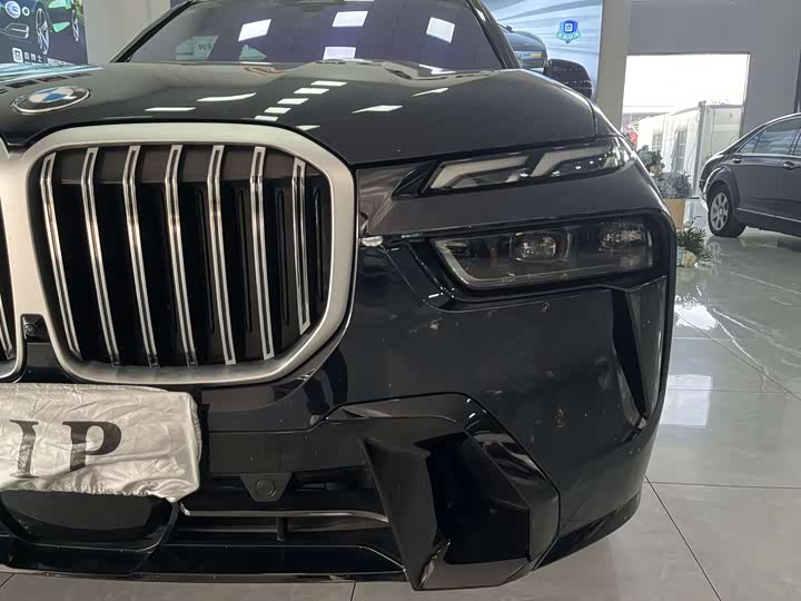 BMW X7 2023 2023款 xDrive40i 尊享型M运动套装