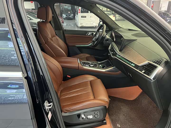 BMW X7 2023 2023款 xDrive40i 尊享型M运动套装