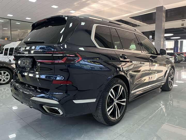 BMW X7 2023 2023款 xDrive40i 尊享型M运动套装