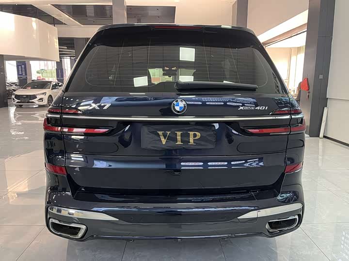 BMW X7 2023 2023款 xDrive40i 尊享型M运动套装