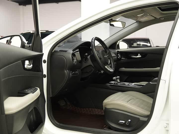 Kia K3 2023 2023款 1.5L CVT豪华版