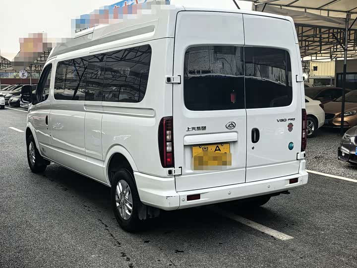 Maxus V80 2024 2024款 PRO商旅 6MT 长轴中顶147Ps 12/13/14/15座 非营运