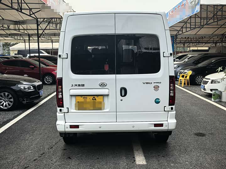 Maxus V80 2024 2024款 PRO商旅 6MT 长轴中顶147Ps 12/13/14/15座 非营运