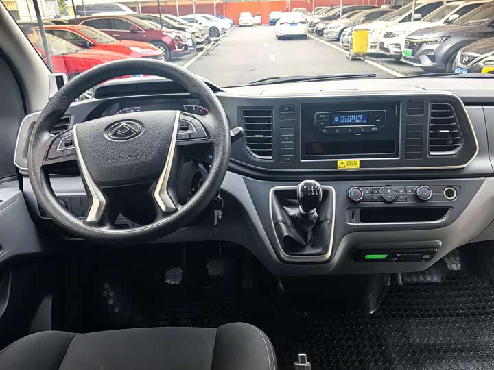 Maxus V80 2024 2024款 PRO商旅 6MT 长轴中顶147Ps 12/13/14/15座 非营运