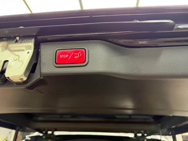 Mercedes-Benz V-Class 2024 2024款 V 300 尊贵版