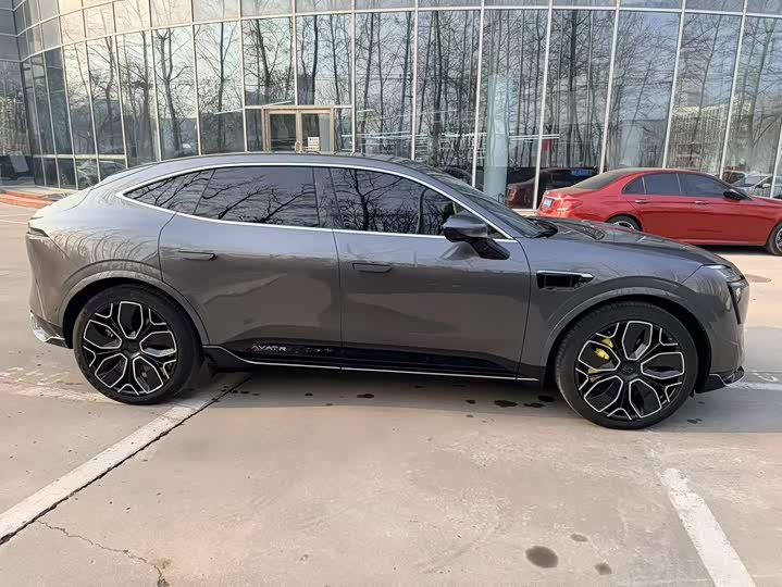 Avatr 11 2024 2024款 730 三激光后驱奢享版