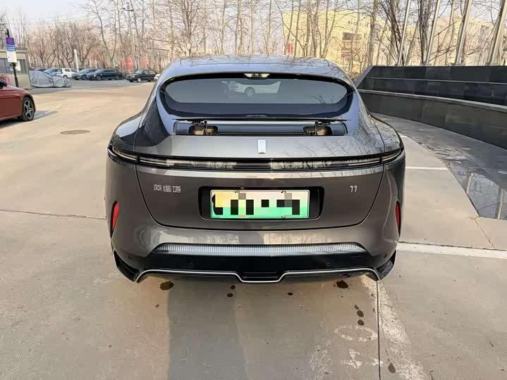 Avatr 11 2024 2024款 730 三激光后驱奢享版