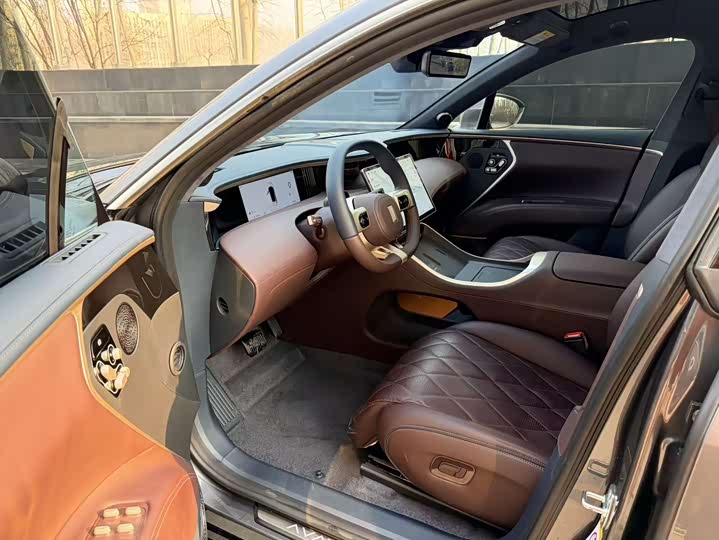 Avatr 11 2024 2024款 730 三激光后驱奢享版