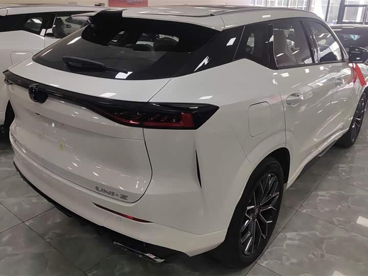 Changan UNI-Z Hybrid 2025 2025款 智慧新蓝鲸 125km 战舰+