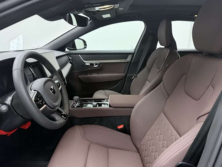 Volvo S90 2026 2026款 B5 智逸豪华版