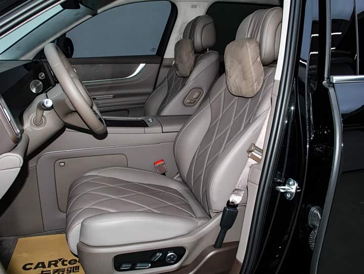 Aito M9 2025 2025款 增程 Ultra版 52kWh 6座版