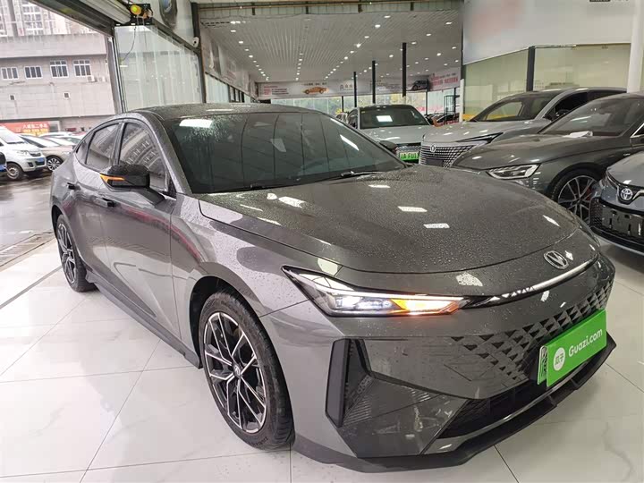 Changan UNI-V Hybrid 2024 2024款 蓝鲸智电iDD 136km 智酷型