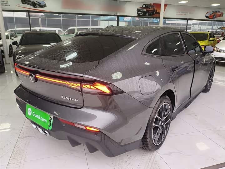 Changan UNI-V Hybrid 2024 2024款 蓝鲸智电iDD 136km 智酷型