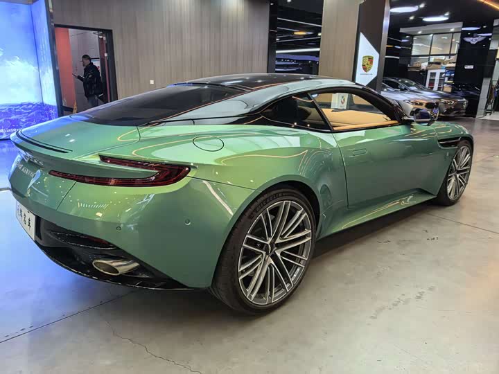 Aston Martin DB12 2023 2023款 4.0T V8 Coupe