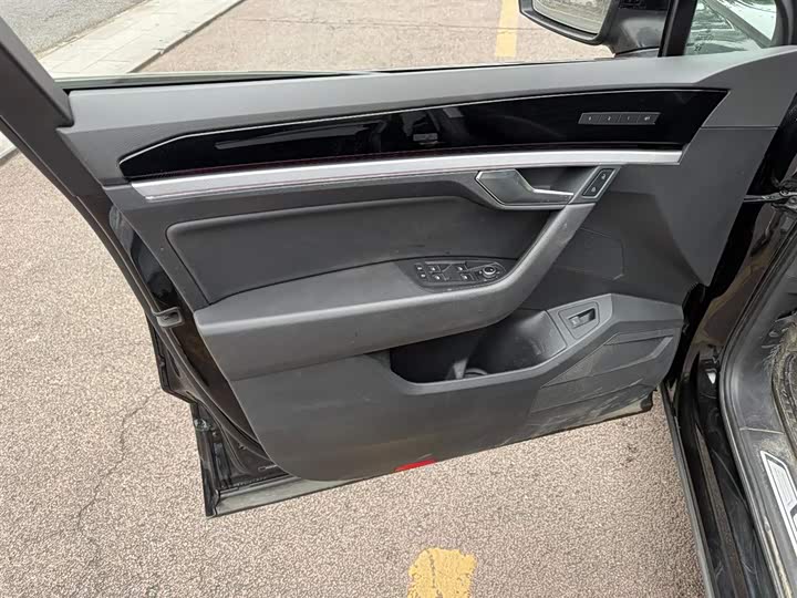 Volkswagen Touareg 2023 2023款 3.0TSI 锐享版 曜黑运动套装