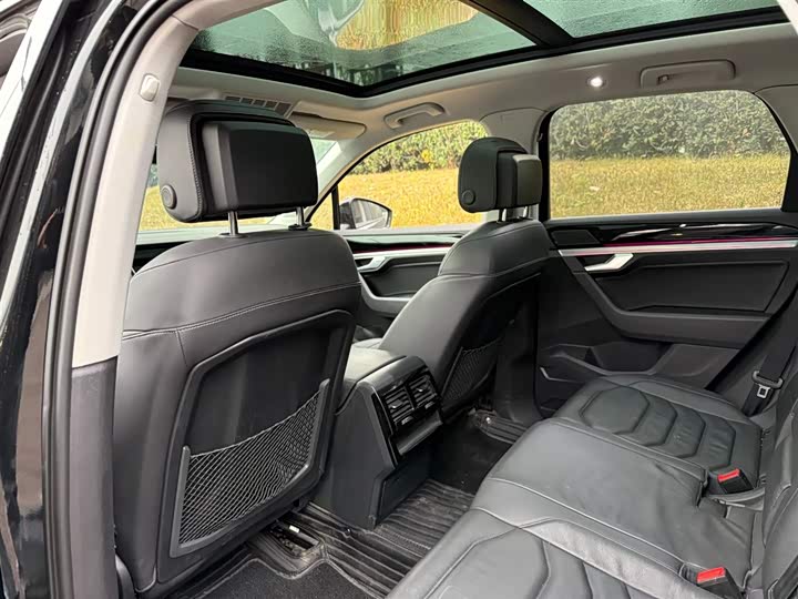 Volkswagen Touareg 2023 2023款 3.0TSI 锐享版 曜黑运动套装