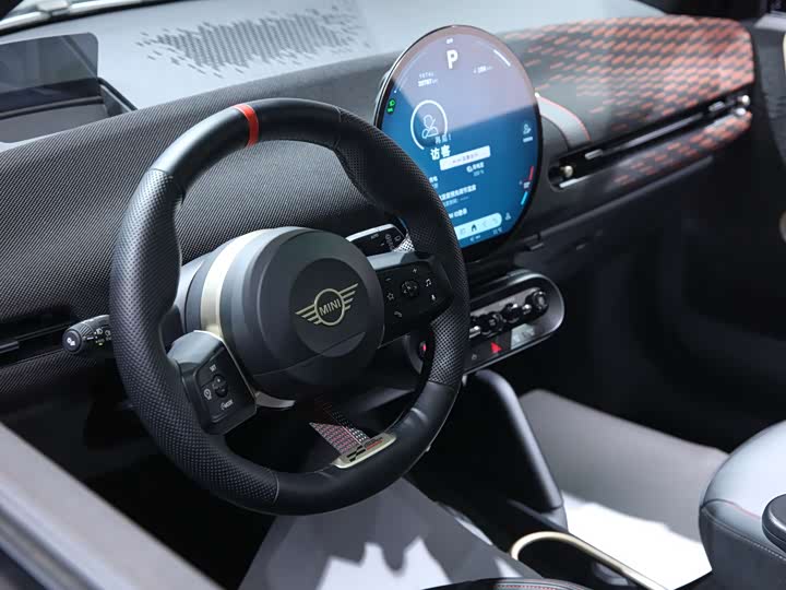 Mini Cooper 2024 2024款 452km COOPER SE 赛车手
