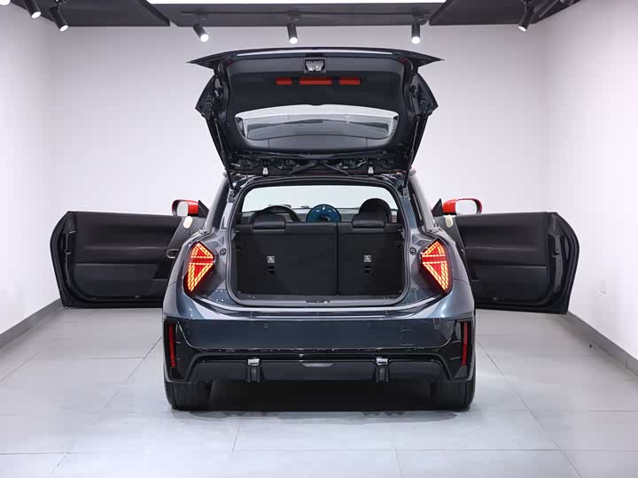 Mini Cooper 2024 2024款 452km COOPER SE 赛车手