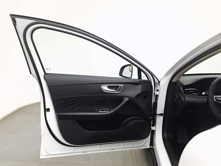 Roewe D7 2023 2023款 DMH 125km 超越版