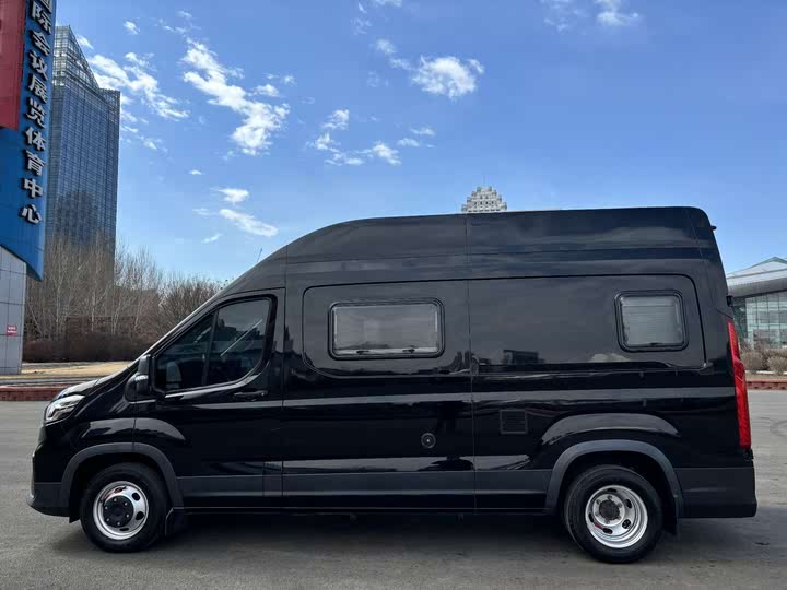 Maxus V90 2022 2022款 2.0T自动智达后驱加长轴超高顶后双胎14/15座