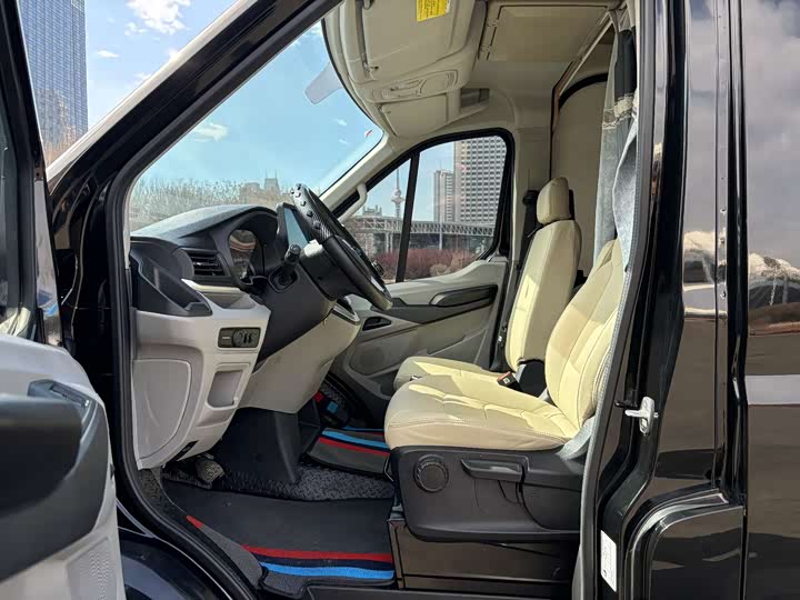 Maxus V90 2022 2022款 2.0T自动智达后驱加长轴超高顶后双胎14/15座