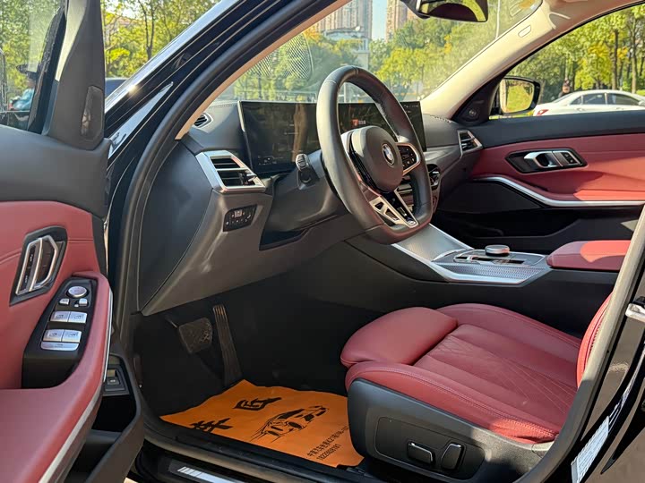 BMW 3 Series 2025 2025款 330Li M运动曜夜套装