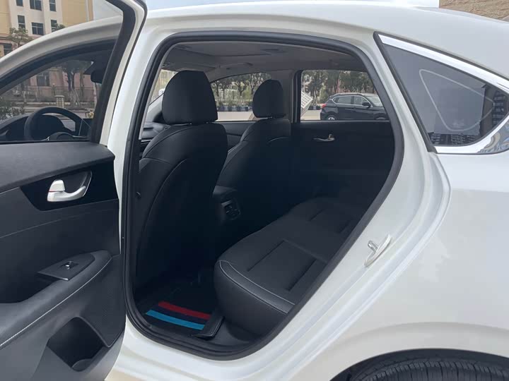 Kia K3 2021 2021款 改款 1.5L CVT时尚版