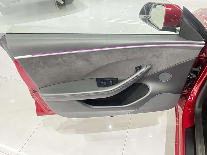 Tesla Model 3 2024 2024款 高性能全轮驱动版