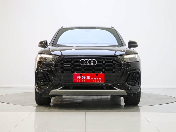 Audi Q5L 2025 2025款 45周年典藏版 40 TFSI 豪华动感型
