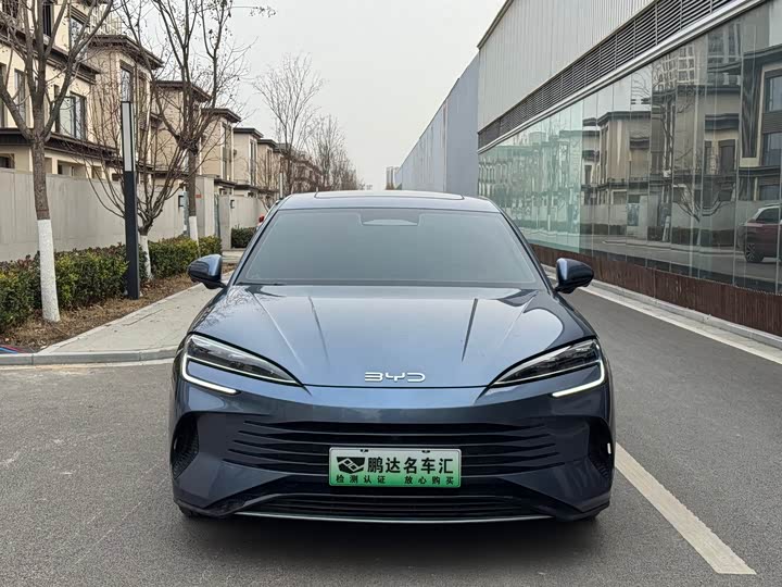 2025 BYD Seal 07 DM-i Hybrid