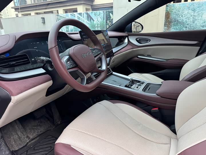 2025 BYD Seal 07 DM-i Hybrid