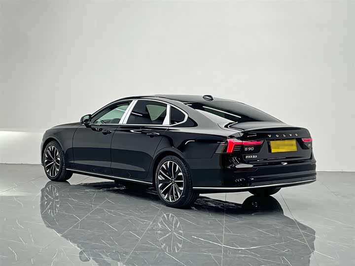 2026 Volvo S90