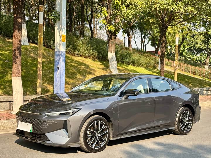 Changan UNI-V Hybrid 2024 2024款 蓝鲸智电iDD 136km 智酷型