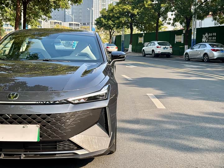 Changan UNI-V Hybrid 2024 2024款 蓝鲸智电iDD 136km 智酷型