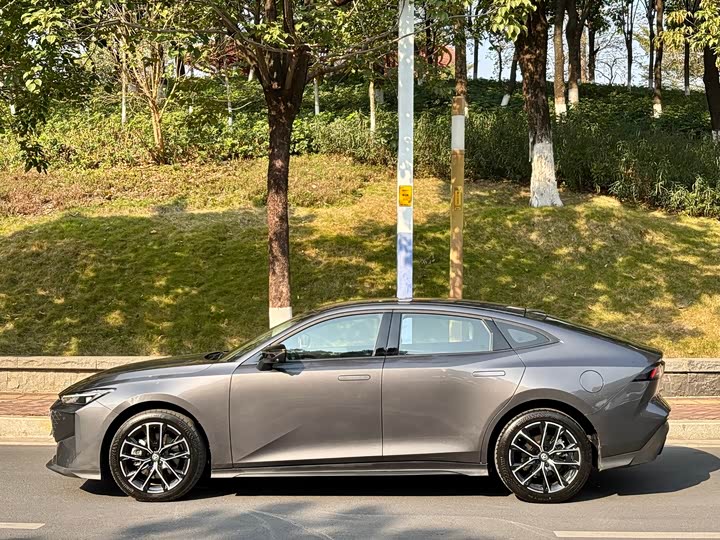 Changan UNI-V Hybrid 2024 2024款 蓝鲸智电iDD 136km 智酷型