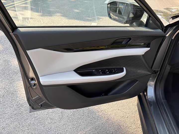 Changan UNI-V Hybrid 2024 2024款 蓝鲸智电iDD 136km 智酷型