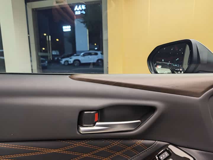 Toyota Avalon 2024 2024款 双擎 2.0L 豪华版