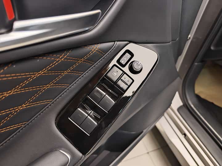 Toyota Avalon 2024 2024款 双擎 2.0L 豪华版