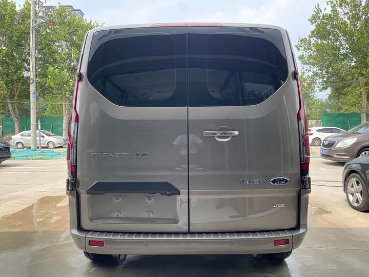 Ford Transit 2023 2023款 2.0T柴油自动商旅型中轴低顶7/8/9座