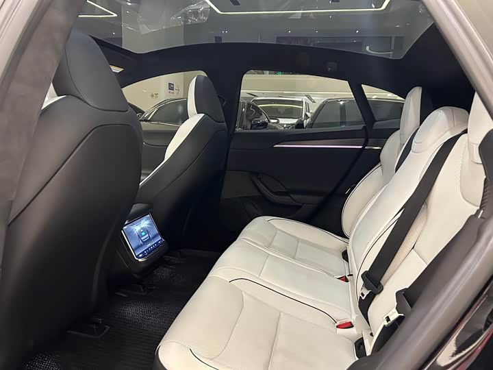 Tesla Model S 2023 2023款 三电机全轮驱动 Plaid版